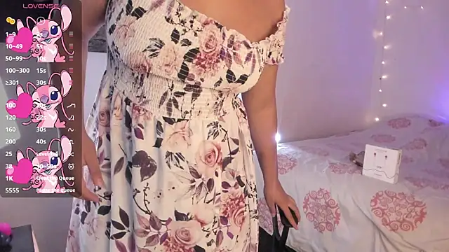 chloe kisses online show from 28, 5, 2026
