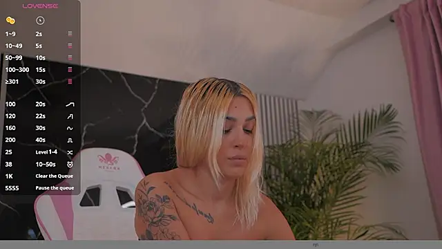 Snapshot of daisyblushh chatting on 15, 11, 2025 daisyblushh online show from 15, 11, 2025