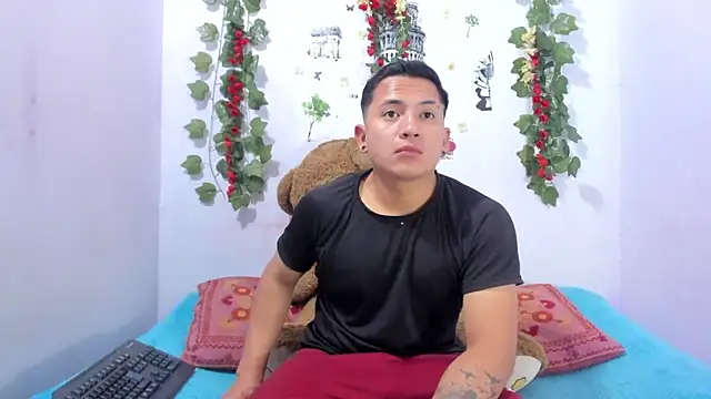 Snapshot of NataliaAndJulliam chatting on 22, 9, 2025 NataliaAndJulliam online show from 22, 9, 2025