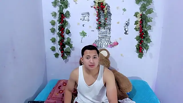 Snapshot of NataliaAndJulliam chatting on 2, 10, 2025 NataliaAndJulliam online show from 2, 10, 2025