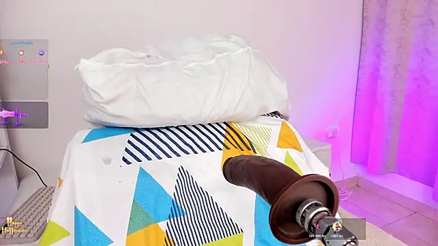 Snapshot of arynaughty20 chatting on 26, 10, 2025 arynaughty20 online show from 26, 10, 2025