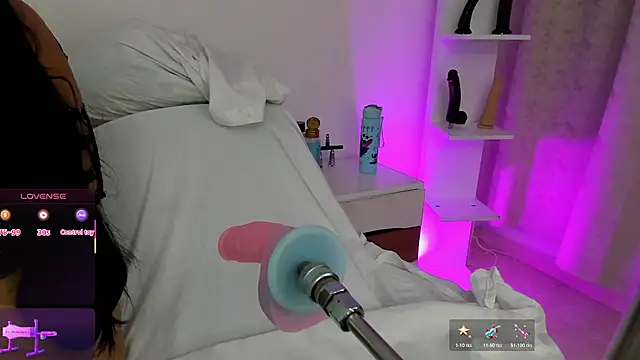 Snapshot of arynaughty20 chatting on 1, 12, 2025 arynaughty20 online show from 1, 12, 2025