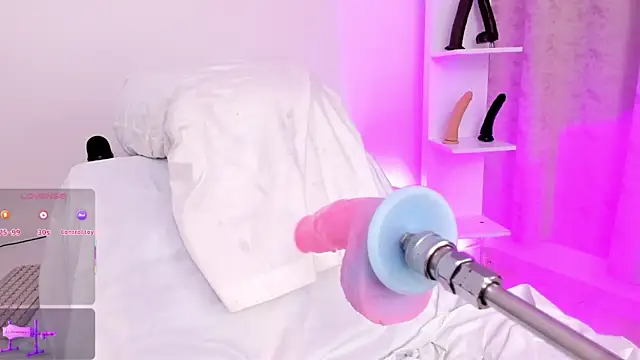 Snapshot of arynaughty20 chatting on 15, 12, 2025 arynaughty20 online show from 15, 12, 2025