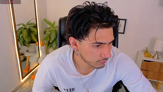 Snapshot of Elian_savoy chatting on 18, 9, 2025 Elian savoy online show from 18, 9, 2025