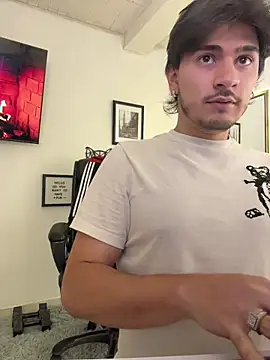 Snapshot of Elian_savoy chatting on 5, 10, 2025 Elian savoy online show from 5, 10, 2025