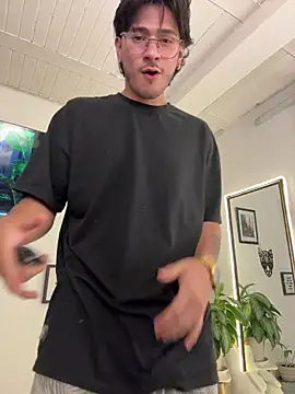 Snapshot of Elian_savoy chatting on 6, 10, 2025 Elian savoy online show from 6, 10, 2025