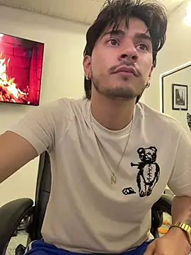 Snapshot of Elian_savoy chatting on 11, 10, 2025 Elian savoy online show from 11, 10, 2025