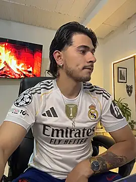 Snapshot of Elian_savoy chatting on 29, 10, 2025 Elian savoy online show from 29, 10, 2025