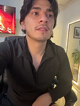 Snapshot of Elian_savoy chatting on 14, 11, 2025 Elian savoy online show from 14, 11, 2025