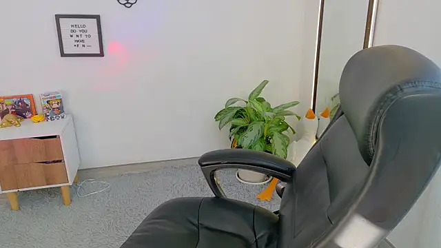 Snapshot of Elian_savoy chatting on 17, 12, 2025 Elian savoy online show from 17, 12, 2025