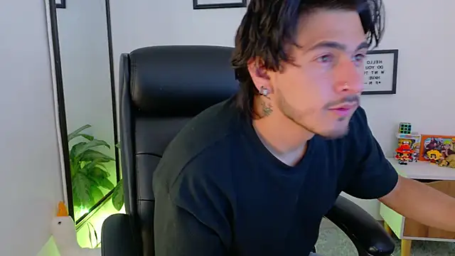 Snapshot of Elian_savoy chatting on 8, 1, 2026 Elian savoy online show from 8, 1, 2026