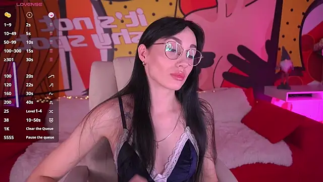 Snapshot of EviLune chatting on 18, 12, 2025 EviLune online show from 18, 12, 2025