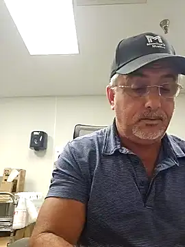 FlirtyOneForU online show from 14, 1, 2026