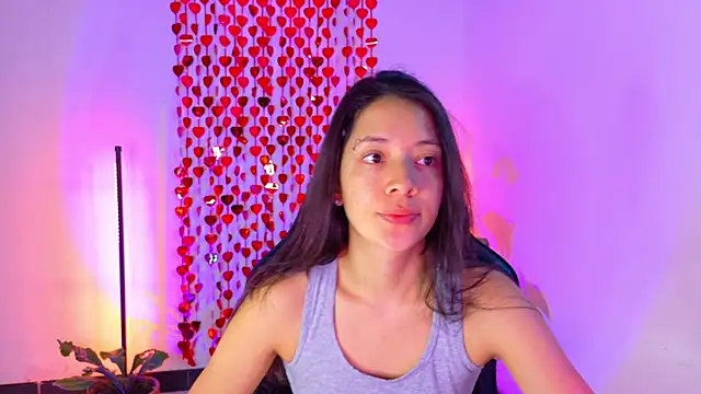 Snapshot of Sarasavage chatting on 4, 6, 2026 Sarasavage online show from 4, 6, 2026