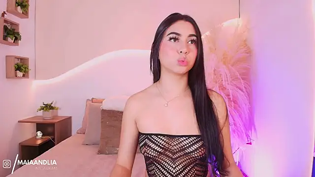 Snapshot of maia_lia_ chatting on 19, 9, 2025 maia lia online show from 19, 9, 2025