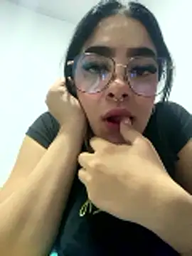 Snapshot of Marianacg_21 chatting on 8, 1, 2026 Marianacg 21 online show from 8, 1, 2026