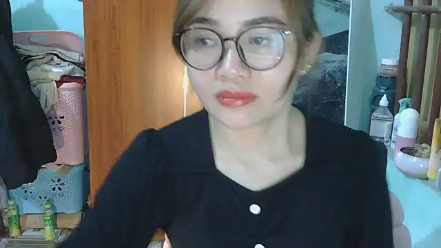 Uhem112 online show from 5, 11, 2025