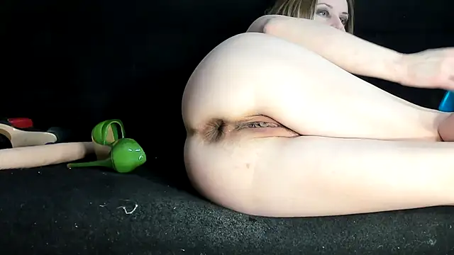 Snapshot of Naughty__Slave chatting on 22, 3, 2025 Naughty Slave online show from 22, 3, 2025