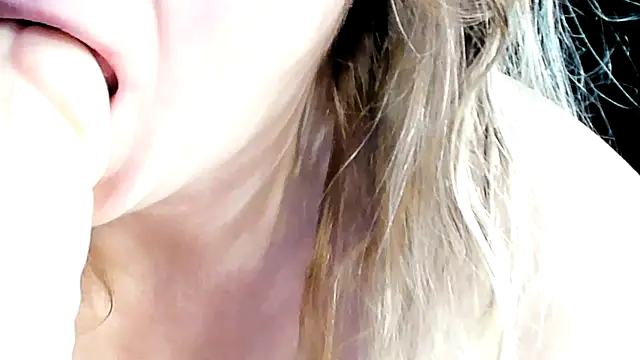 Snapshot of Naughty__Slave chatting on 29, 9, 2025 Naughty Slave online show from 29, 9, 2025