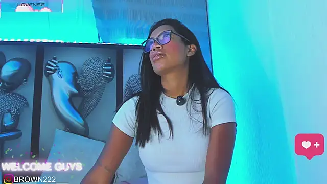  naomibrown  online show from 27, 9, 2025