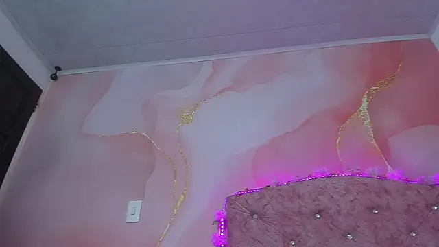 violet taylor  online show from 20, 11, 2025