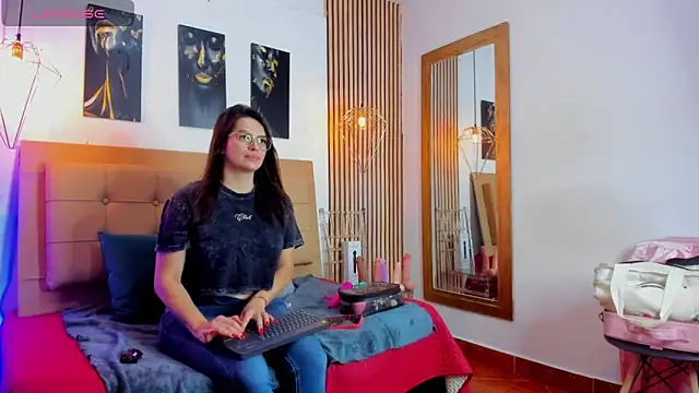  samanthaa foxx online show from 6, 11, 2025