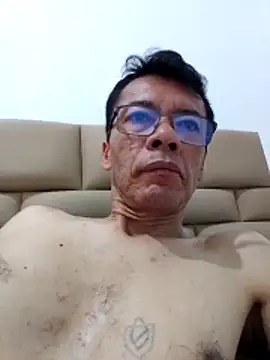 skinnylatino51 online show from 17, 4, 2026