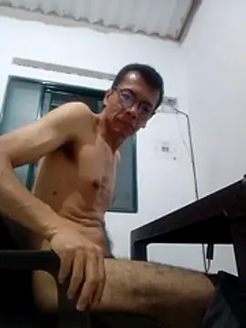 Snapshot of skinnylatino51 chatting on 5, 7, 2026 skinnylatino51 online show from 5, 7, 2026