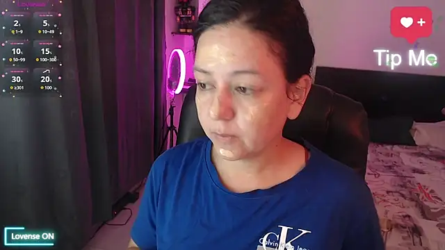 Snapshot of Abbyjoness21 chatting on 6, 11, 2025 Abbyjoness21 online show from 6, 11, 2025