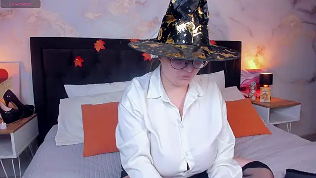 HelenDanvers online show from 29, 10, 2025