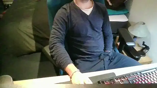 Snapshot of azdert210 chatting on 1, 3, 2026 azdert210 online show from 1, 3, 2026