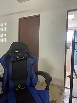 Snapshot of siilvestremx chatting on 28, 10, 2025 siilvestremx online show from 28, 10, 2025