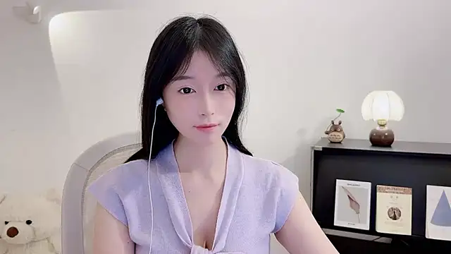 Snapshot of Onechestnut chatting on 17, 11, 2025 Onechestnut online show from 17, 11, 2025