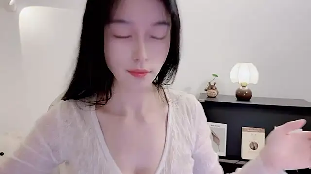 Snapshot of Onechestnut chatting on 21, 11, 2025 Onechestnut online show from 21, 11, 2025