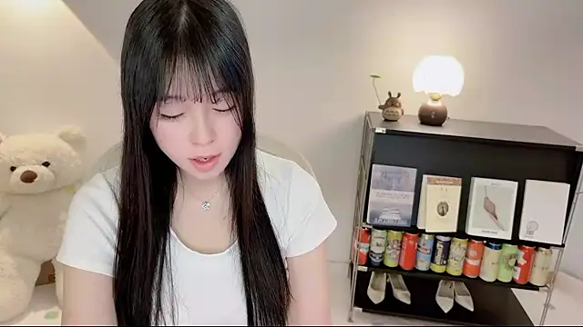 Snapshot of Onechestnut chatting on 17, 6, 2026 Onechestnut online show from 17, 6, 2026