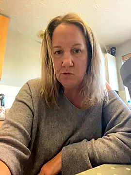 Snapshot of X-Victoria-X chatting on 4, 10, 2025 X-Victoria-X online show from 4, 10, 2025