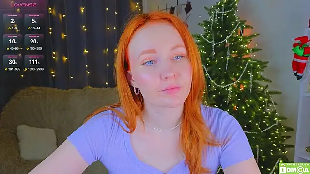 Snapshot of JoyceJones chatting on 22, 12, 2025 JoyceJones online show from 22, 12, 2025