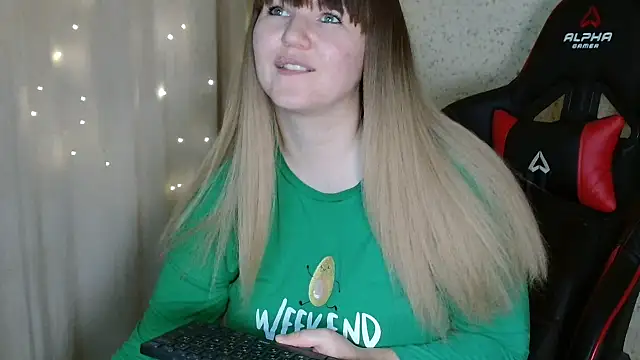 Miaxfox online show from 25, 11, 2025