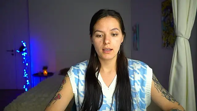 Snapshot of EwelynScott chatting on 1, 12, 2025 EwelynScott online show from 1, 12, 2025