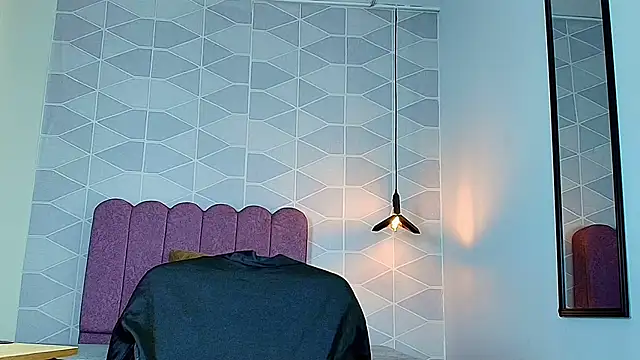 Snapshot of Aly_Loving chatting on 11, 11, 2025 Aly Loving online show from 11, 11, 2025