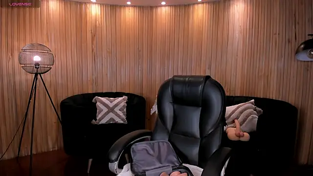 Snapshot of MeganScott chatting on 27, 7, 2026 MeganScott online show from 27, 7, 2026