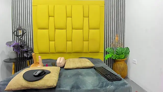 bryonycutee online show from 24, 9, 2025