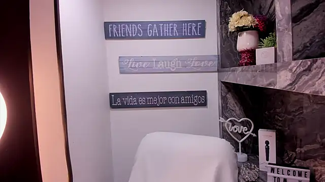 Snapshot of miss___taylor chatting on 30, 9, 2025 miss taylor online show from 30, 9, 2025