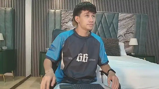 Snapshot of Michael_blue chatting on 7, 1, 2026 Michael blue online show from 7, 1, 2026