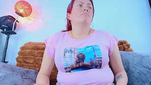 Snapshot of carolinhe_ chatting on 11, 11, 2025 carolinhe online show from 11, 11, 2025