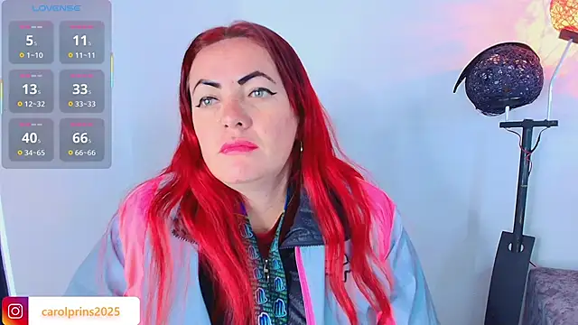 Snapshot of carolinhe_ chatting on 12, 11, 2025 carolinhe online show from 12, 11, 2025