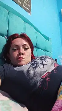 Snapshot of carolinhe_ chatting on 1, 12, 2025 carolinhe online show from 1, 12, 2025