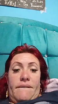 Snapshot of carolinhe_ chatting on 2, 12, 2025 carolinhe online show from 2, 12, 2025