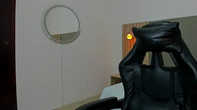 carlina 15 online show from 13, 3, 2026