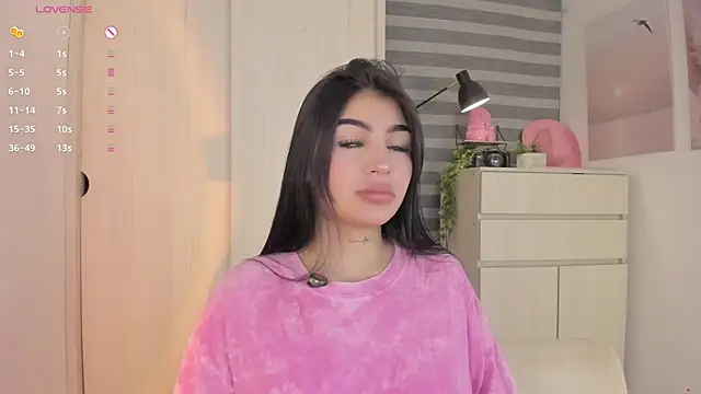 EmmyKenner online show from 24, 10, 2025